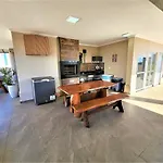 Res Ingrid Bloco B Ap 910 - Apartamento Completo De 2 Quartos.
